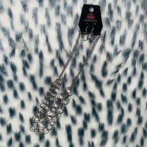 Silver Circle Link Necklace And Earrings.